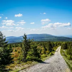 Szklarska Poręba: Karkonosze i Izery które góry dla Ciebie?