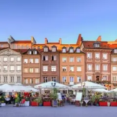 Nocleg w Warszawie: Ile kosztuje i jak nie przepłacić? Poradnik.