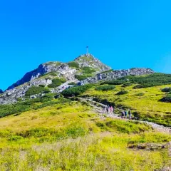 Giewont: najłatwiejszy szlak (6-7h). Jak pokonać łańcuchy?