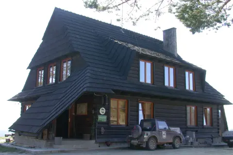Bacówka Królowej Jadwigi? Odkryj prawdziwe schroniska PTTK!