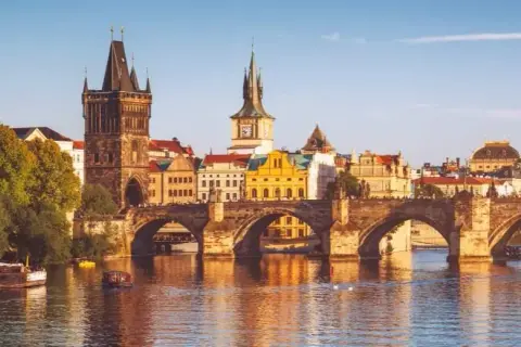 Praga tanio: Koszty noclegów od 100 zł! Sprawdź, jak to zrobić