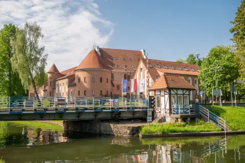 Mrągowo: Co zwiedzić? Odkryj Mazury poza Piknikiem Country!