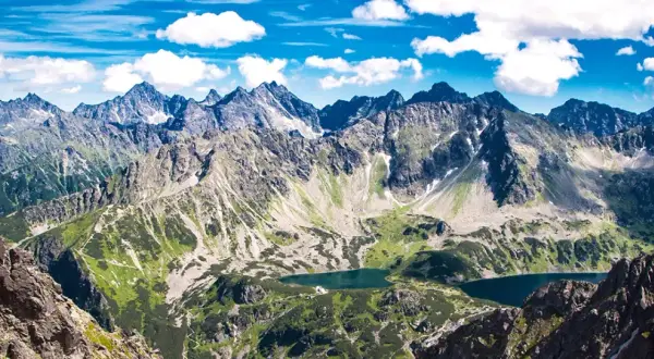 Gdzie warto pojechać w góry? Wybierz idealny szlak w Polsce!