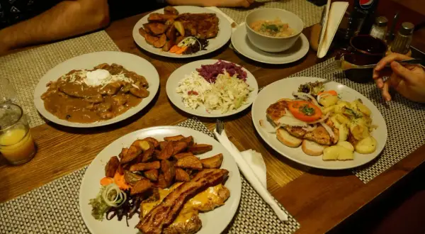 Bacówka u Józka Łódź: Tor saneczkowy, menu, opinie czy warto?