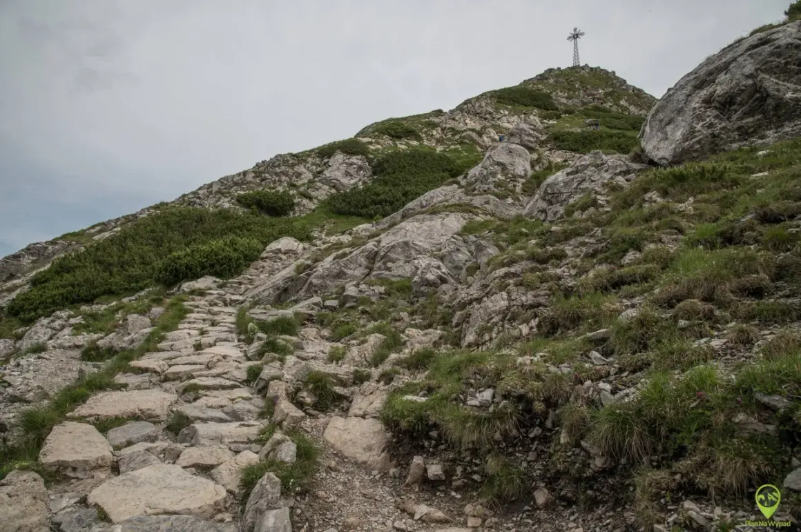 Giewont dla początkujących: Najłatwiejszy szlak i jak się przygotować?