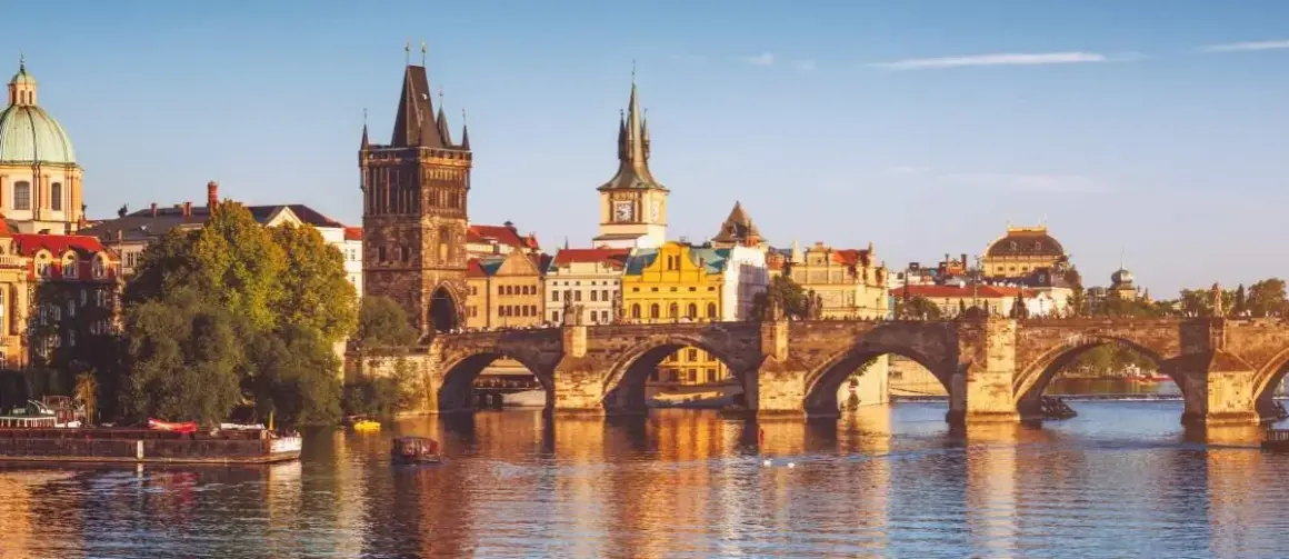 Praga tanio: Koszty noclegów od 100 zł! Sprawdź, jak to zrobić