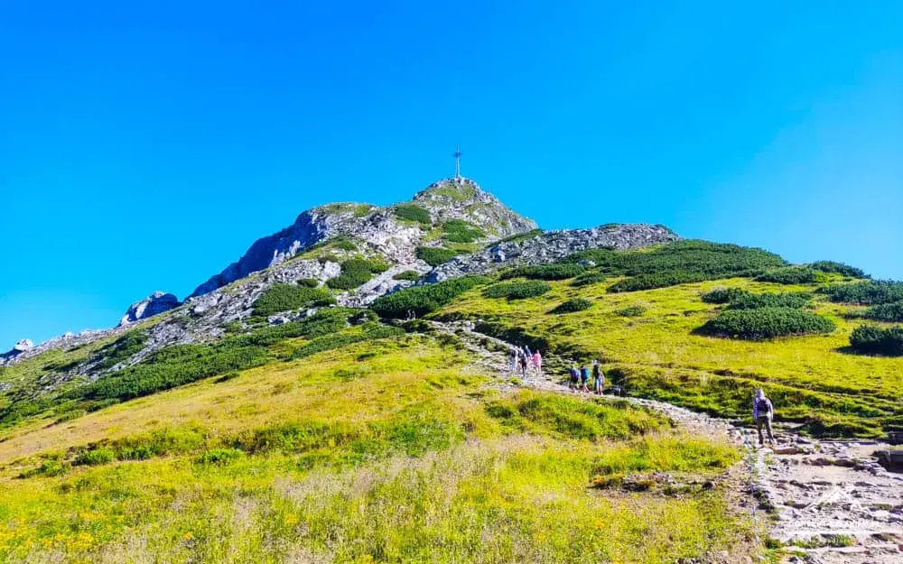 Giewont: najłatwiejszy szlak (6-7h). Jak pokonać łańcuchy?