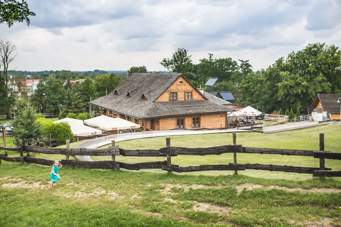 Bacówka u Józka Łódź restauracja z zewnątrz