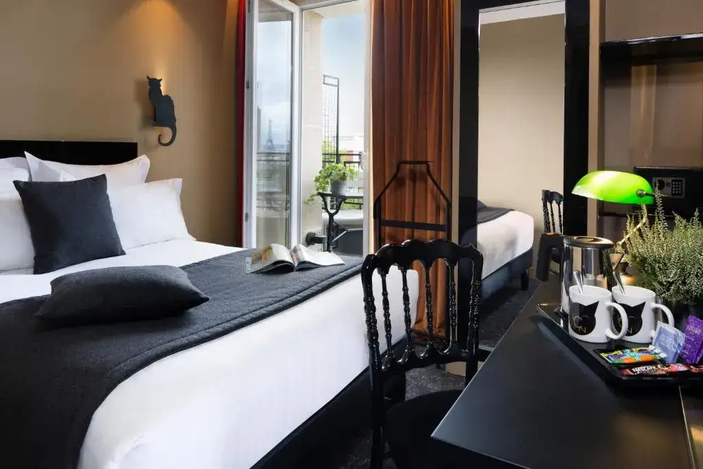 Wnętrze hotelu w Paryżu, apartament do wynajęcia Paryż, pok&oacute;j w hostelu Paryż