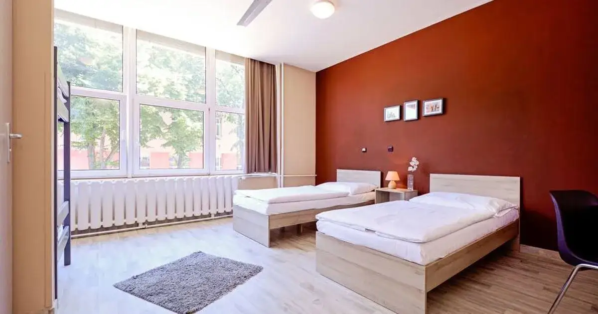 różne typy noclegów Czechy hotel hostel apartament