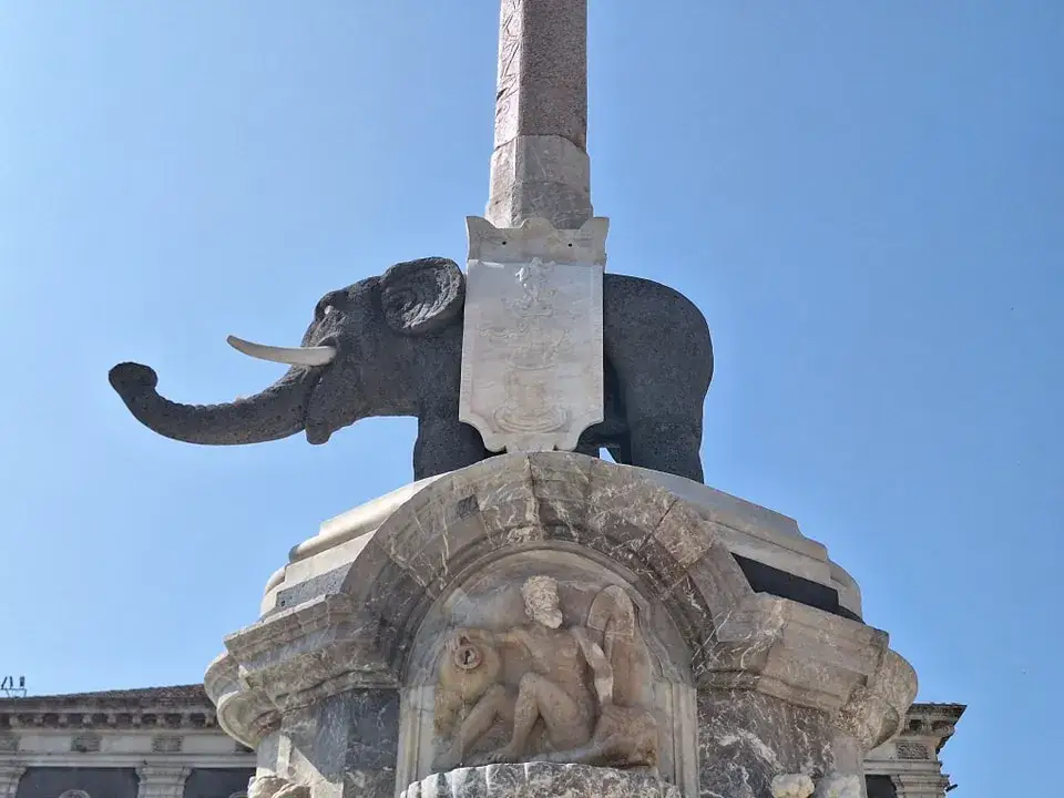 Piazza del Duomo Katania Fontanna Słonia