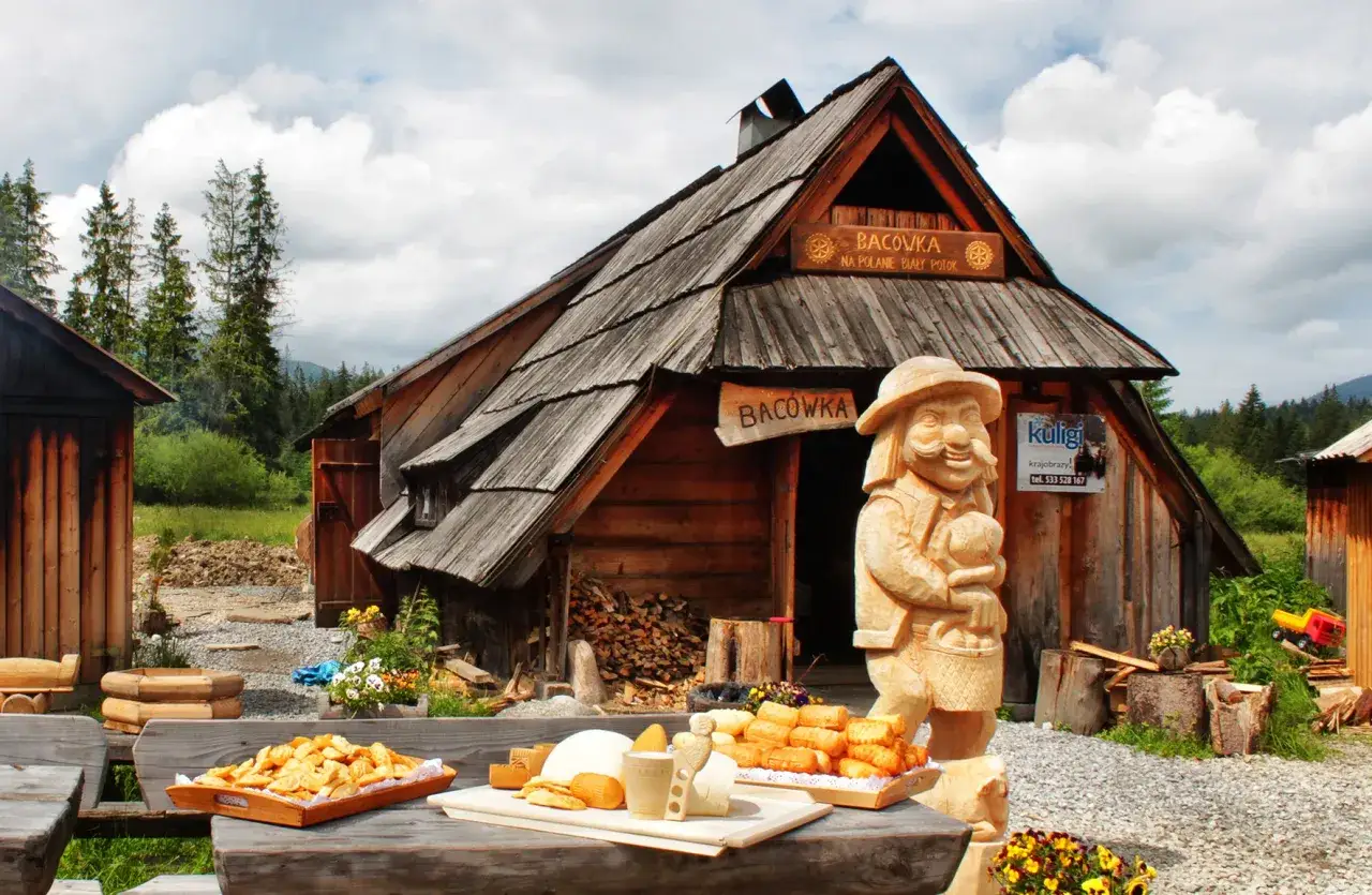 Bacówka w Tatrach, oscypek