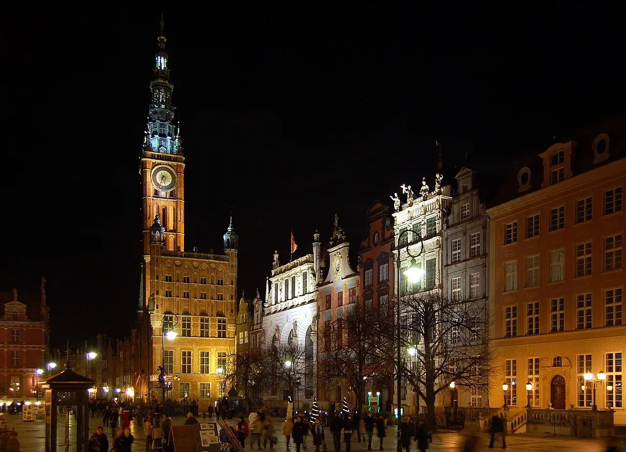 Kraków Rynek nocą, Warszawa Stare Miasto, Gdańsk Długi Targ