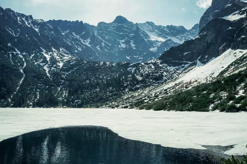 Tatry Morskie Oko zimą
