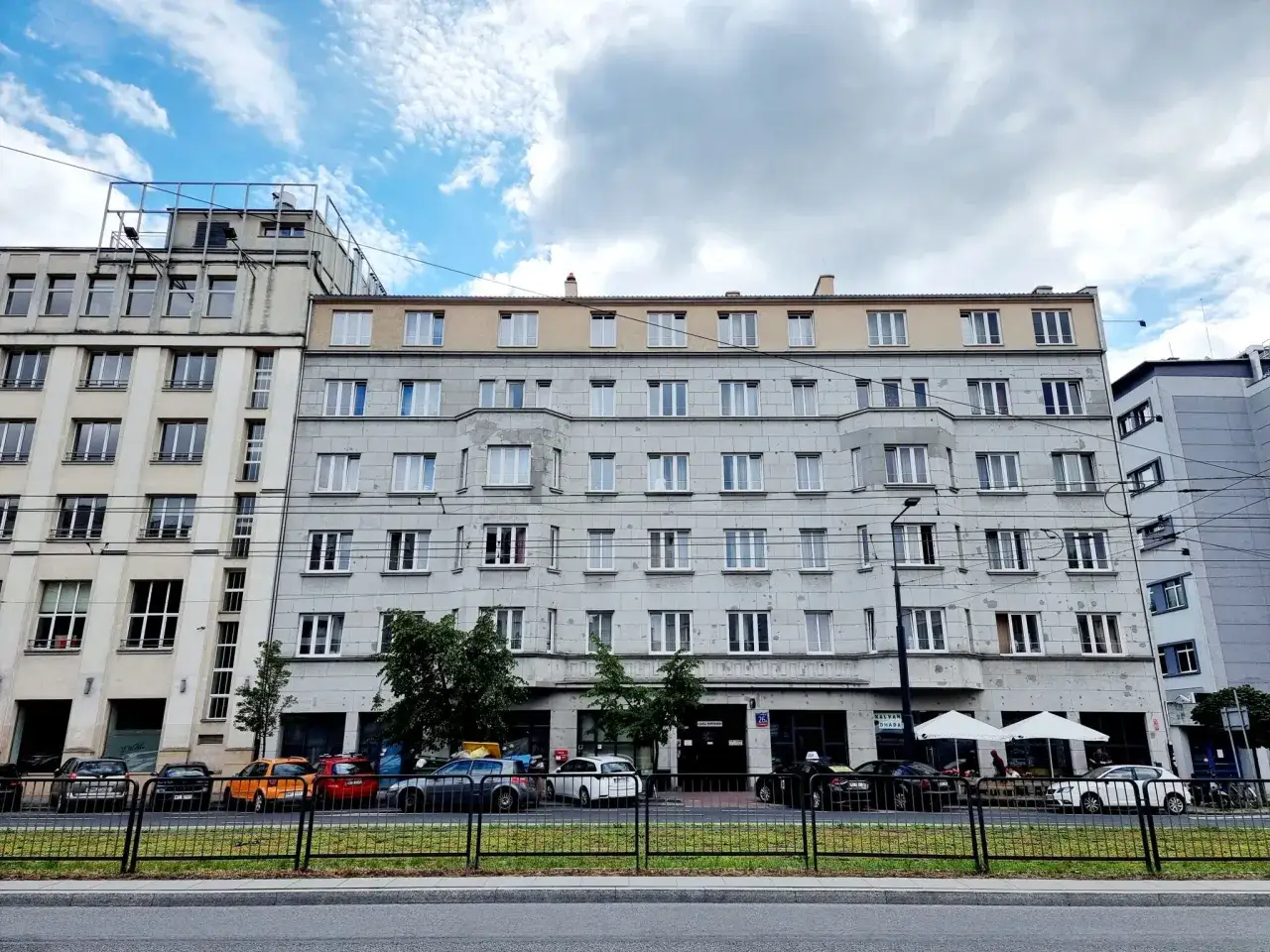 szukanie taniego noclegu online warszawa