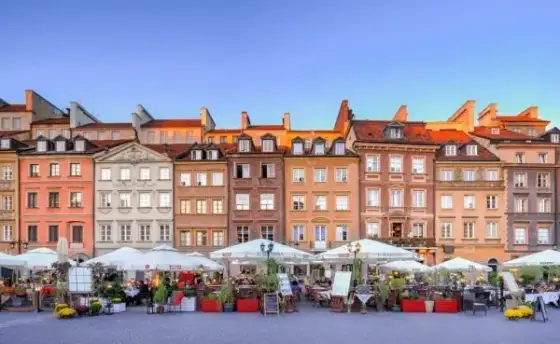 Nocleg w Warszawie: Ile kosztuje i jak nie przepłacić? Poradnik.